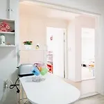 K-Girl Guesthouse - Caters To Women